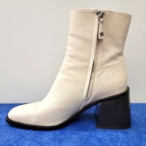 Sam Edelman "Winnie" Modern Ivory Leather BOOTIE.